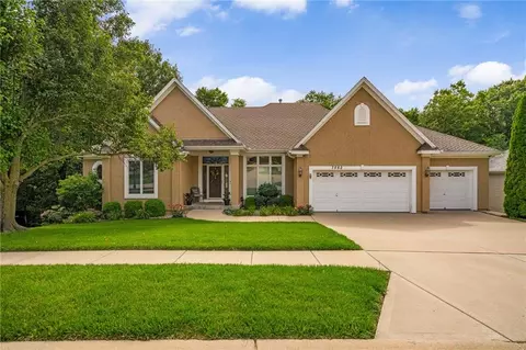 7562 Legler St, Shawnee, KS 66217