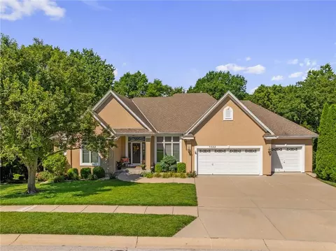 7562 Legler St, Shawnee, KS 66217