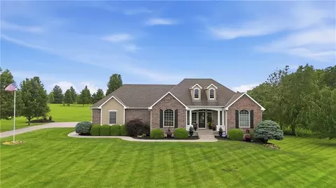 24407 Woodland Cir, Lees Summit, MO 64086