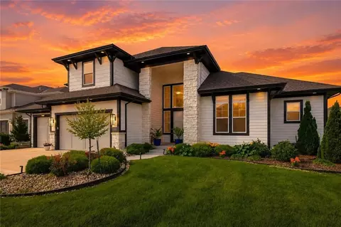15620 Catalina St, Overland Park, KS 66224