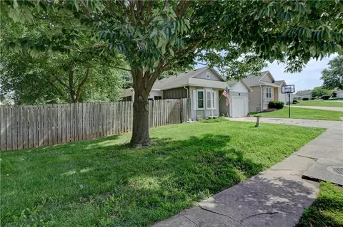 Exterior - 18008 E Whitney Rd, Independence, MO 64057 photo 11 of 11