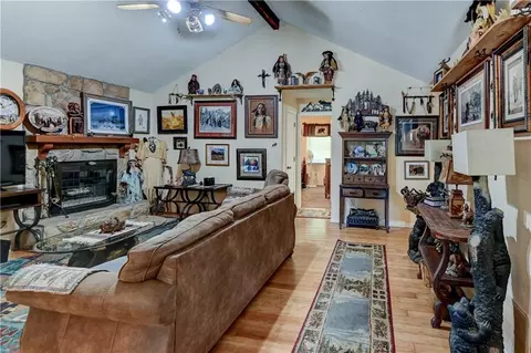 Living - 18008 E Whitney Rd, Independence, MO 64057 photo 4 of 4