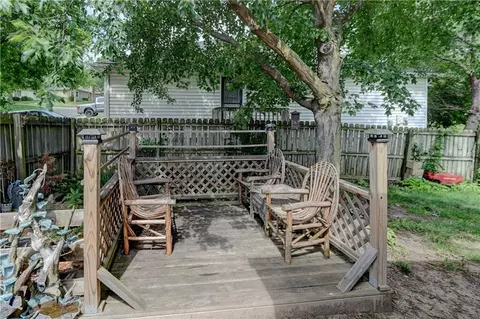 Exterior - 18008 E Whitney Rd, Independence, MO 64057 photo 8 of 11