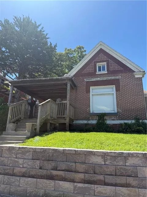 2424 Olive St, Saint Joseph, MO 64507