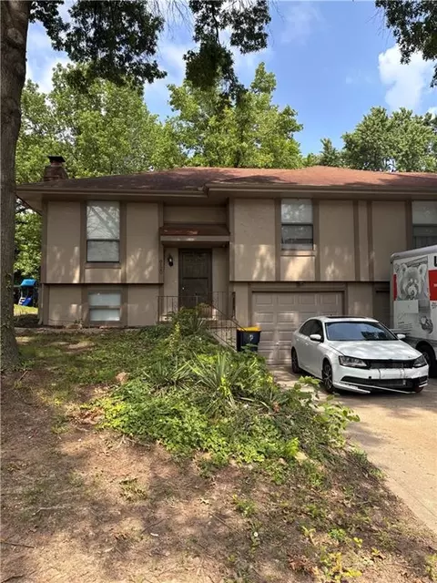 8120-8122 N Stoddard Ave, Kansas City, MO 64152