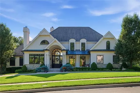 1425 Woodbury Dr, Liberty, MO 64068