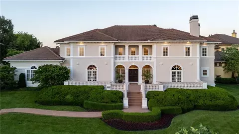 11125 Brookwood St, Leawood, KS 66211