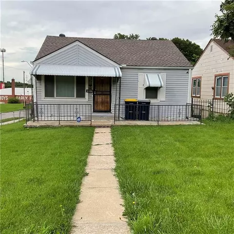 4100 E Linwood Blvd, Kansas City, MO 64128