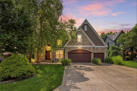12914 Mackey St, Overland Park, KS 66213