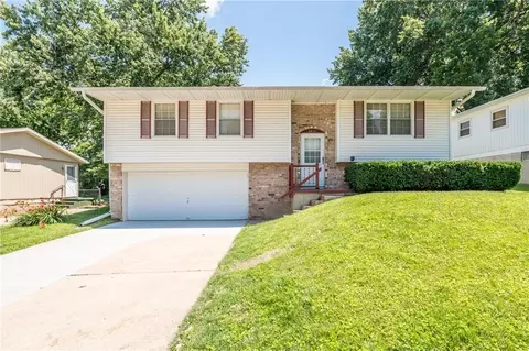 2411 Beechwood Blvd, Saint Joseph, MO 64503