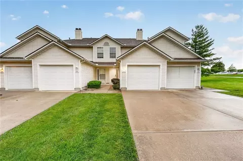 1312 SE Norwood Dr, Lees Summit, MO 64081