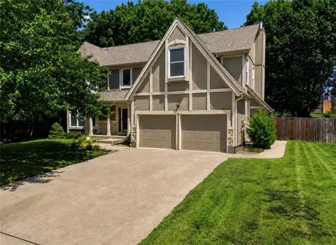1608 NE 81st St, Kansas City, MO 64118