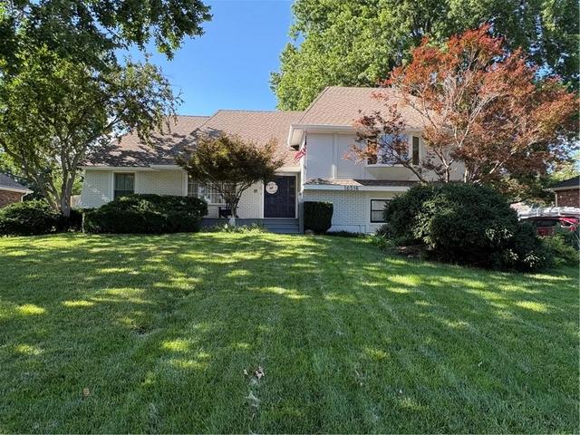 16516 E George Franklyn Dr, Independence, MO 64055