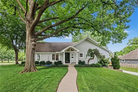 9159 Kessler St, Overland Park, KS 66212