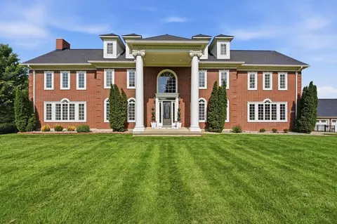 6917 S Arnett Rd, Grain Valley, MO 64029