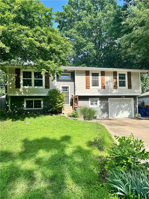 1412 Fir St, Eudora, KS 66025