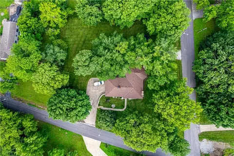 View/Area - 700 S Alexander Rd, Independence, MO 64056 photo 2 of 11