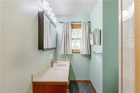 Bath - 700 S Alexander Rd, Independence, MO 64056 photo 1 of 5