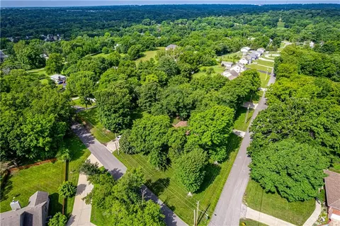 View/Area - 700 S Alexander Rd, Independence, MO 64056 photo 8 of 11