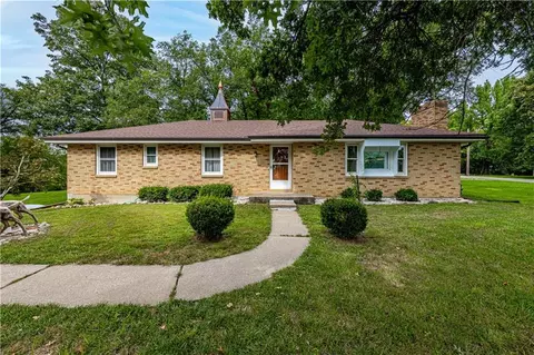 Exterior - 700 S Alexander Rd, Independence, MO 64056 photo 1 of 7