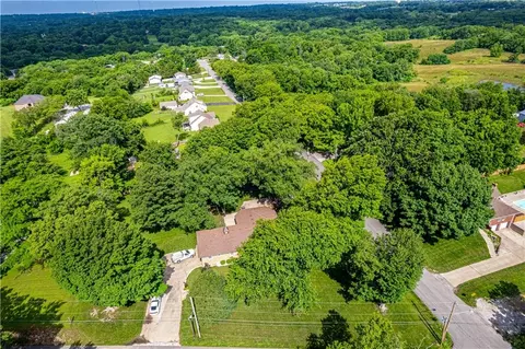 View/Area - 700 S Alexander Rd, Independence, MO 64056 photo 9 of 11