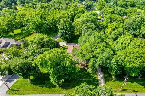 View/Area - 700 S Alexander Rd, Independence, MO 64056 photo 4 of 11