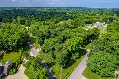 View/Area - 700 S Alexander Rd, Independence, MO 64056 photo 5 of 11