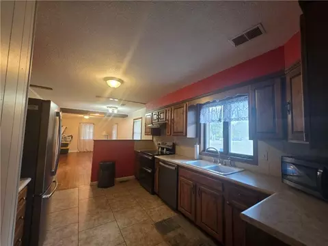 Entry Way - 706 W Benton St, Windsor, MO 65360 photo 2 of 2