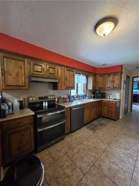 Kitchen - 706 W Benton St, Windsor, MO 65360 photo 1 of 2