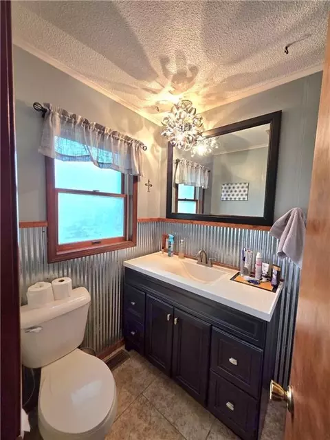 Bath - 706 W Benton St, Windsor, MO 65360 photo 2 of 3