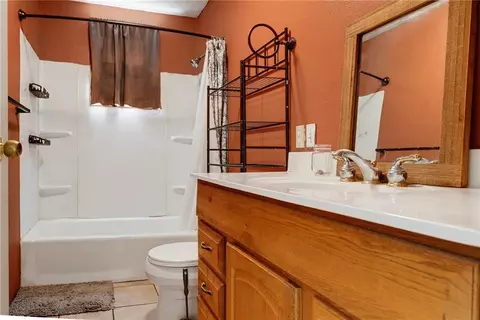 Bath - 170 N Stringer St, Humphreys, MO 64646 photo 1 of 1