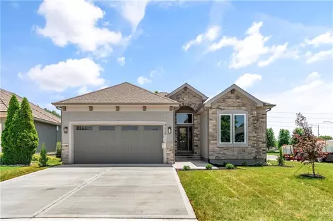 4225 NE Park Springs Dr, Lees Summit, MO 64064