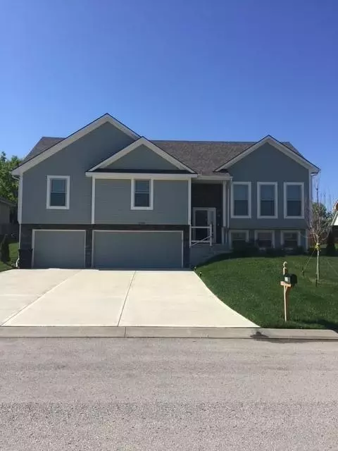 3808 SW Mcdanial Ave, Blue Springs, MO 64015