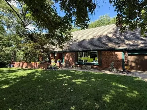 11101 Belleview Ave, Kansas City, MO 64114