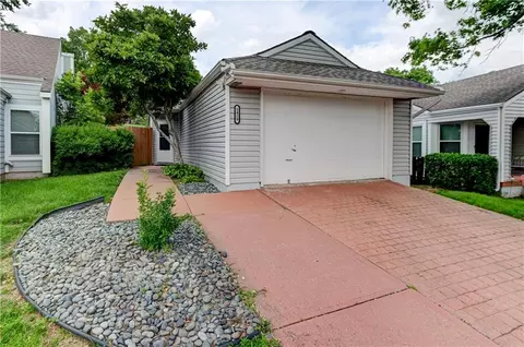 1429 Birdseye Ct, Blue Springs, MO 64015