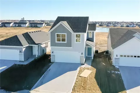 8794 SW 10th St, Blue Springs, MO 64064