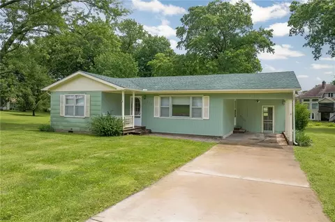 2707 Tomahawk Rd, Chillicothe, MO 64601