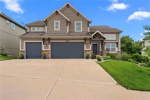 13365 NW 72nd St, Parkville, MO 64152