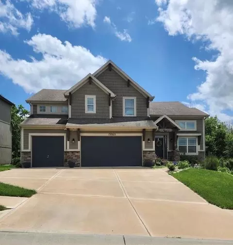 13365 NW 72nd St, Parkville, MO 64152