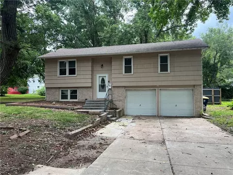9307 Oakland Ave, Kansas City, MO 64138