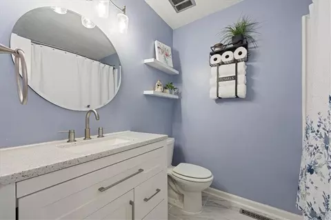 Bath - 18606 E 28th St, Independence, MO 64057 photo 2 of 3