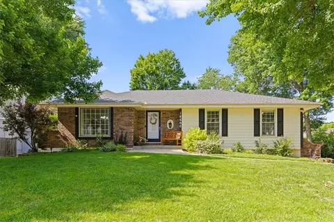 18606 E 28th St S, Independence, MO 64057