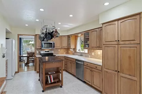 Kitchen - 18606 E 28th St, Independence, MO 64057 photo 2 of 2