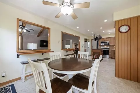 Dining - 18606 E 28th St, Independence, MO 64057 photo 1 of 2