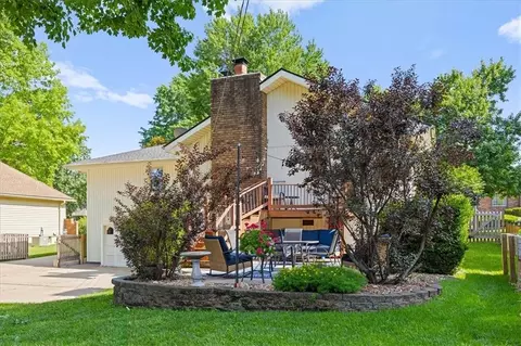 Exterior - 18606 E 28th St, Independence, MO 64057 photo 7 of 7