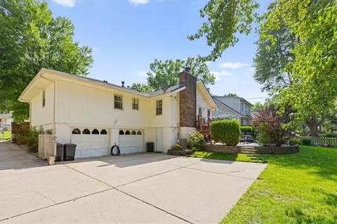 Exterior - 18606 E 28th St, Independence, MO 64057 photo 6 of 7
