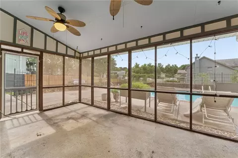 Exterior - 617 W Maple St, Raymore, MO 64083 photo 6 of 16