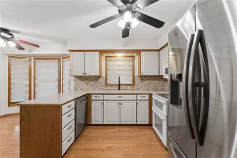 Kitchen - 617 W Maple St, Raymore, MO 64083 photo 5 of 9