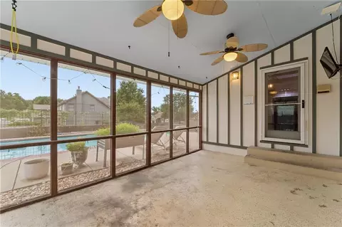 Exterior - 617 W Maple St, Raymore, MO 64083 photo 5 of 16