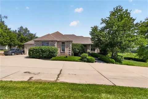 15526 Evans Rd, Basehor, KS 66007